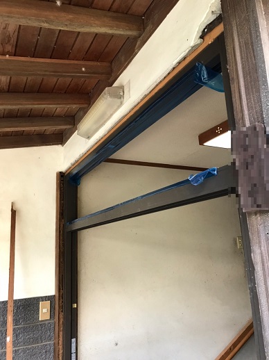 玄関引き戸新規枠の取り付け